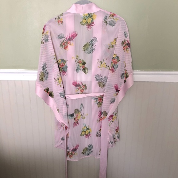 Tropical Pink Robe - Picture 5 of 5